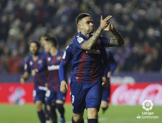 Roger será baja ante el Sevilla por sanción y volverá apercibido ante el Espanyol