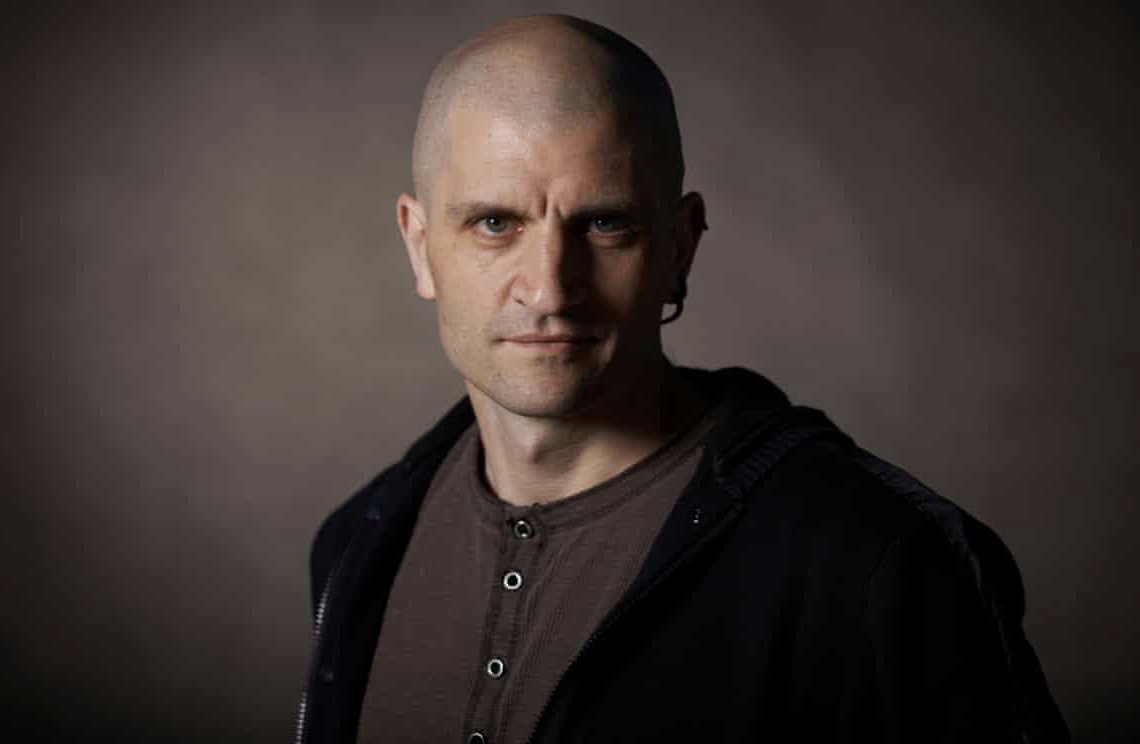 Leer por primera vez a China Miéville con ‘Buscando a Jake y otros relatos’
