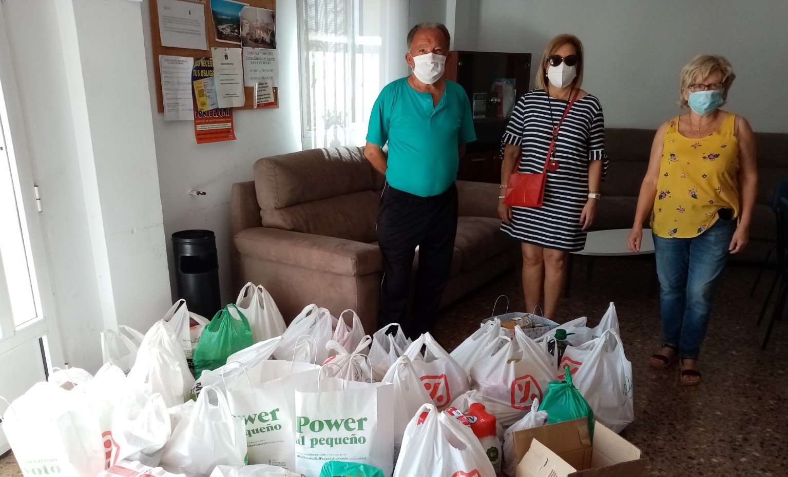 La Asociación de Vecinos de Peñalba recoge 215  kilos de alimentos para Cáritas