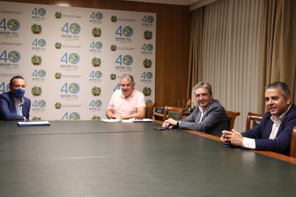 El PP se lanza a salvar el campo: 