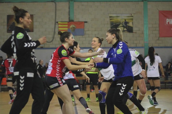 El Balonmano Elche publicitará en su camiseta a las empresas que lo deseen a cambio de mil euros 