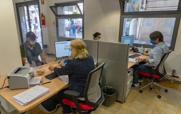 Abren las dependencias municipales de Cartagena, aunque apuestan por la gestión no presencial