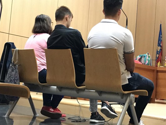 La Audiencia anula y ordena repetir el juicio contra los tres internautas que desearon la muerte del 'niño torero'