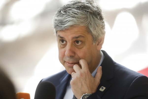 La flexibilidad en la vigilancia de los rescates copa un Eurogrupo marcado por el adiós del presidente