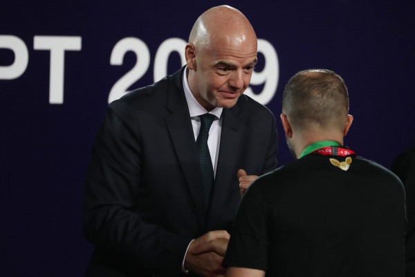 La FIFA abrirá el mercado de fichajes antes de que termine la temporada