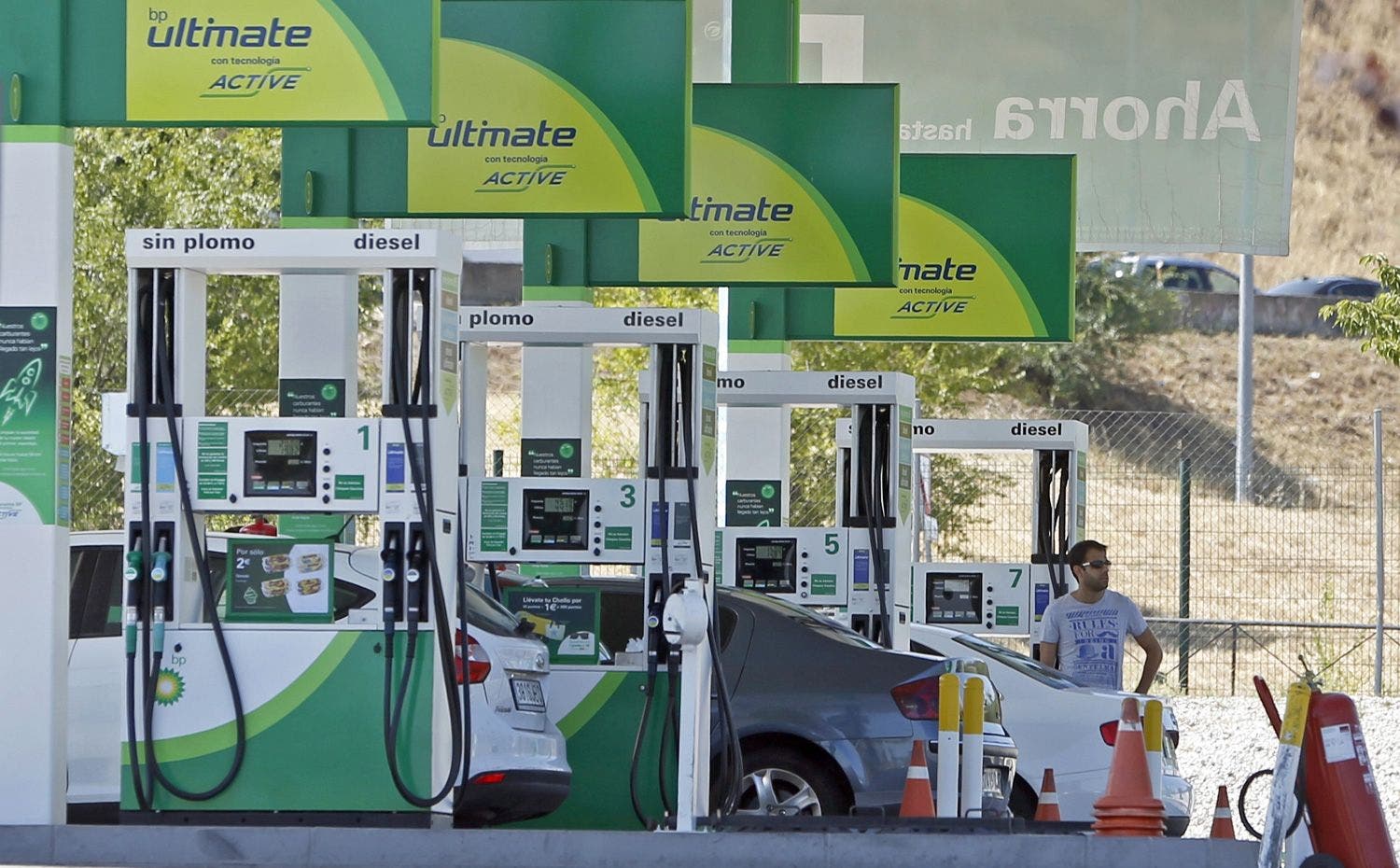 BP absorbe doce gasolineras en Madrid mientras anuncia su tijeretazo de 10.000 empleos