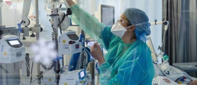 Sanidad contabiliza 156 casos de covid-19 en un día y 32 muertes en los últimos 7 días