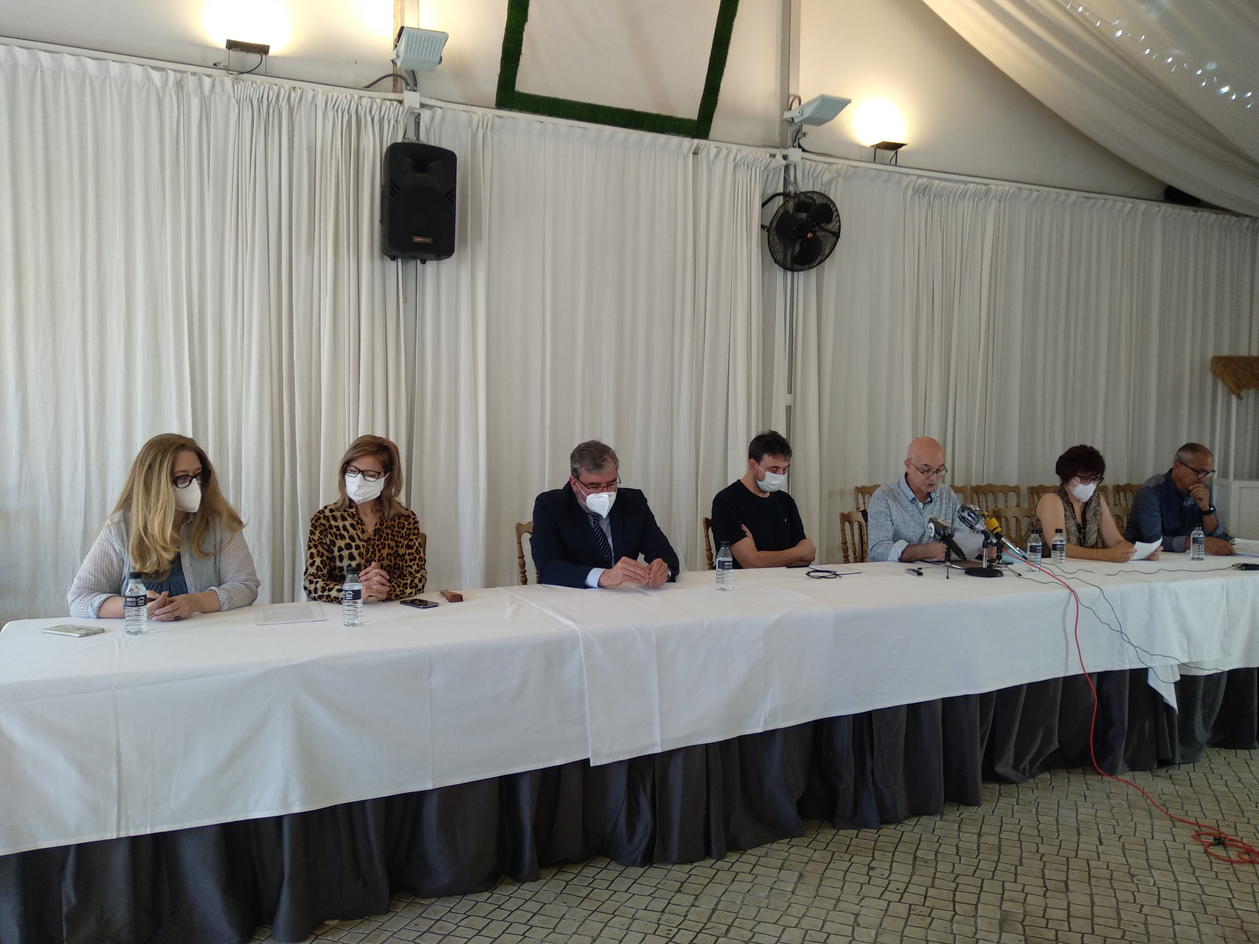 Representantes del equipo directivo de la Plataforma en rueda de prensa, este jueves - 