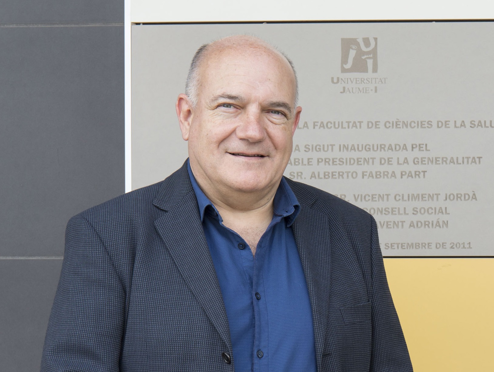 Antoni Llueca: “Investigamos cómo reducir el riesgo de contagio del virus en el quirófano”