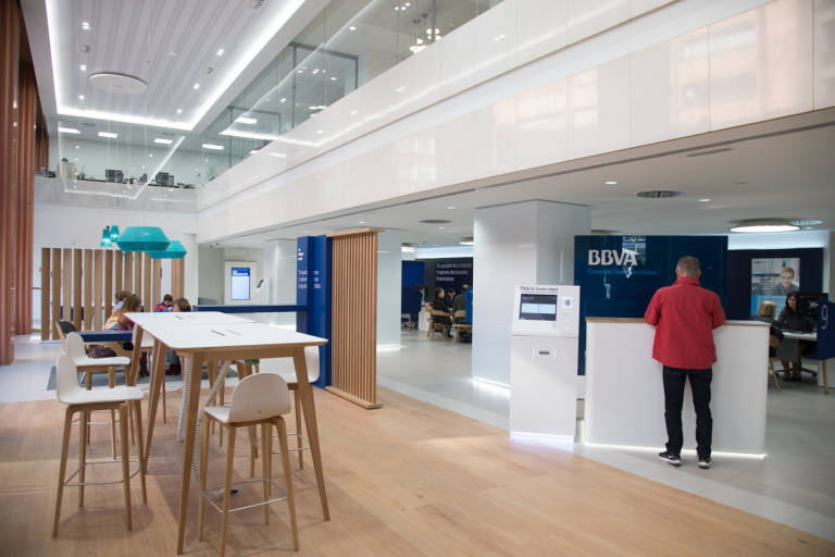 BBVA lanza una web solidaria para ayudar a comercios no digitalizados a vender 'online'