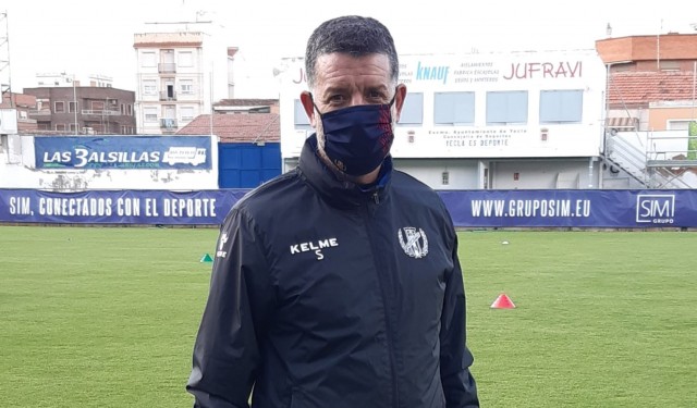 El Yeclano Deportivo vende su propia mascarilla