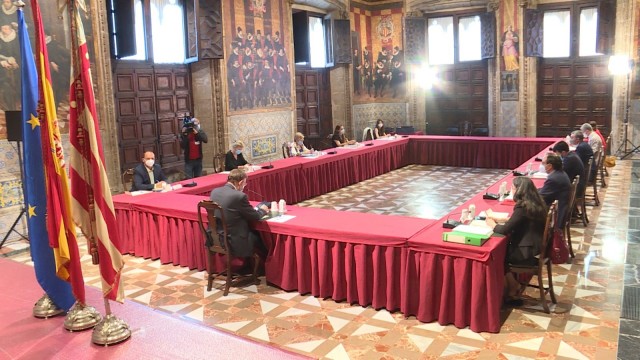 Climent pide que las ferias puedan reabrir en Fase 3 con las mismas normas que los centros comerciales