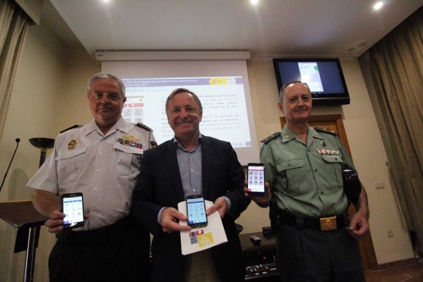 Interior refuerza la seguridad en Fogueres con el ensayo de las novedades de la app 'Alertcops'