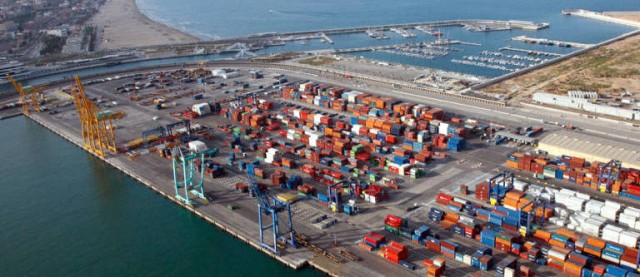 Puerto de València recomienda a las terminales reforzar la estiba este sábado por la carga acumulada tras la huelga