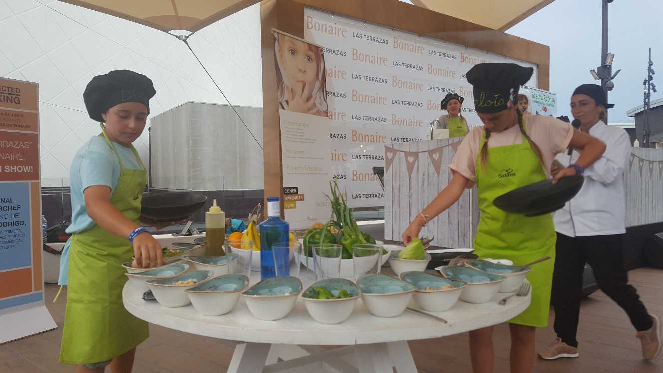 Carlota Recadens y Carla Torralera, del colegio La Font, ganadoras de 