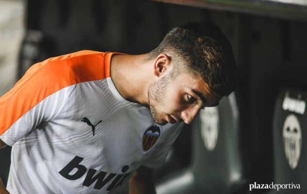 Ferran Torres: Renovar o el difícil reto lejos de Mestalla
