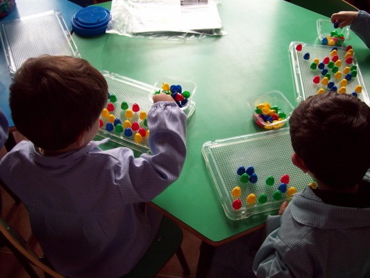 La Comunidad lanza una guía de recomendaciones para escuelas infantiles con una ratio de cinco niños por aula