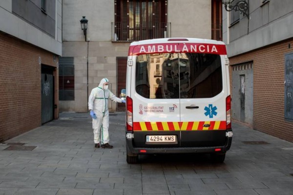 Sanidad registra un fallecido por coronavirus en 24 horas y 102 casos más por PCR