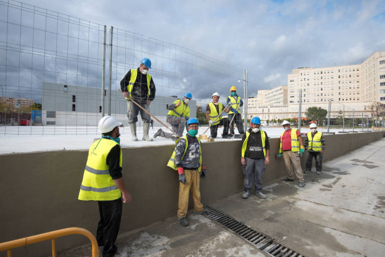  Trabajadores en Alicante. Foto: RAFA MOLINA - 