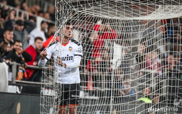 El Borussia Dortmund sigue tentando a Ferran Torres