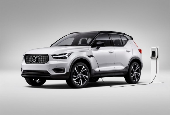Volvo actualiza la gama de su XC40 Recharge híbrido enchufable con una versión de 211 caballos