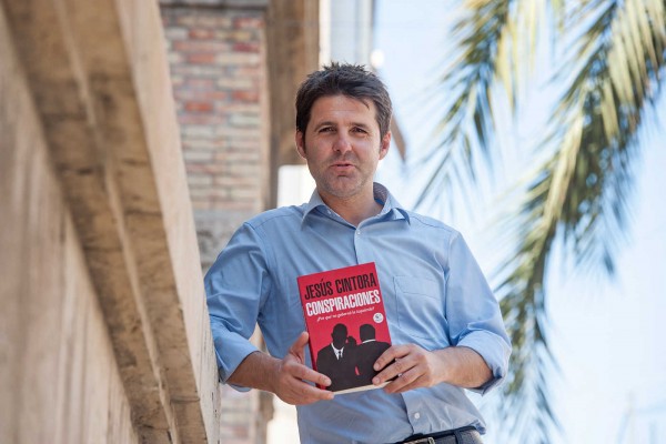 Quien lee el libro, entiende que la militancia del PSOE eligiera a Sánchez, como castigo a lo ocurrido