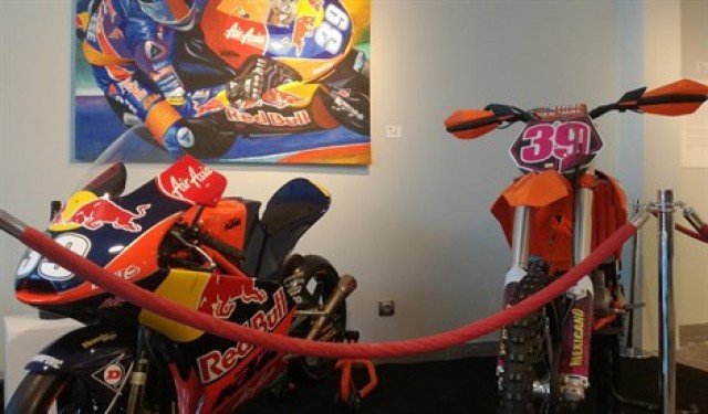 Inaugurada la exposición 'Lluís Salom, trayectoria de un campeón'