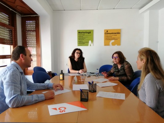 Cs de Vila-real traslada al comercio local sus ideas para dinamizar la economía y reactivar el consumo