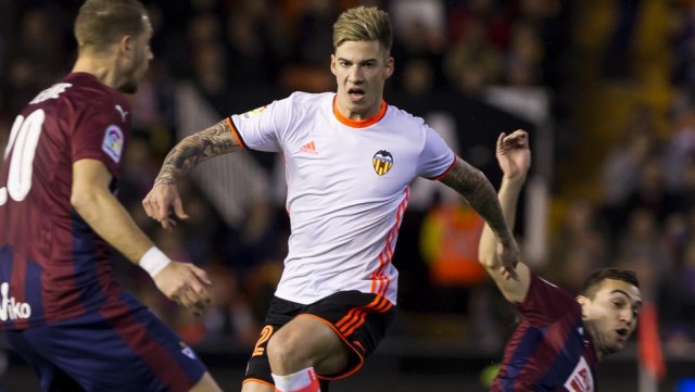 Santi Mina pasa una noche en el calabozo por una denuncia de agresión sexual
