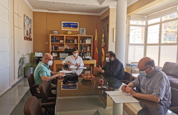 Burjassot firma convenios de colaboración con los clubes deportivos locales Andros y L'Almara