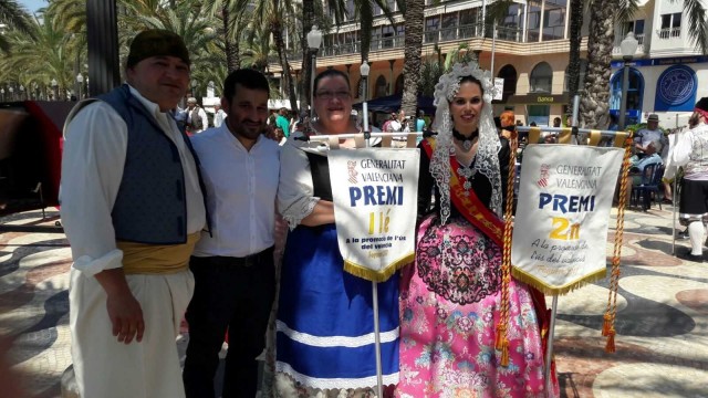 Marzà agradece a los foguerers alicantinos la promoción del valenciano
