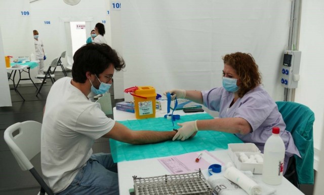 El coronavirus entre el personal sanitario: en la Plana casi el doble de casos que en el General