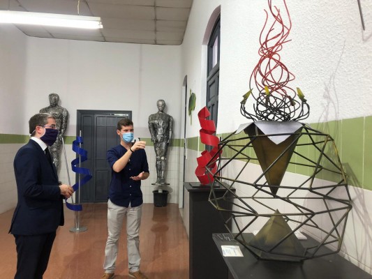 Moda y danza como inspiración: las dos exposiciones que aguardan en el Laboratorio de Arte del Carmen