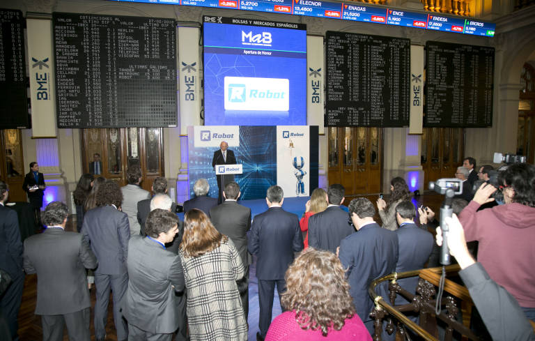 A Robot (MAB) le queda subida en bolsa