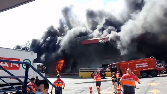 Grupo Upper Cartagena busca naves para ubicar sus productos tras el incendio que arrasa su centro