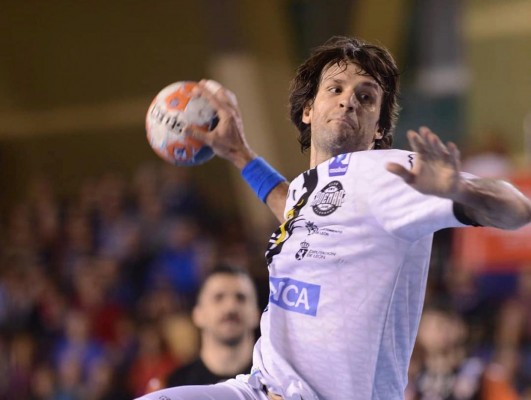 Carou, capitán de Argentina, llega al Fertiberia Puerto de Sagunto procedente del Ademar
