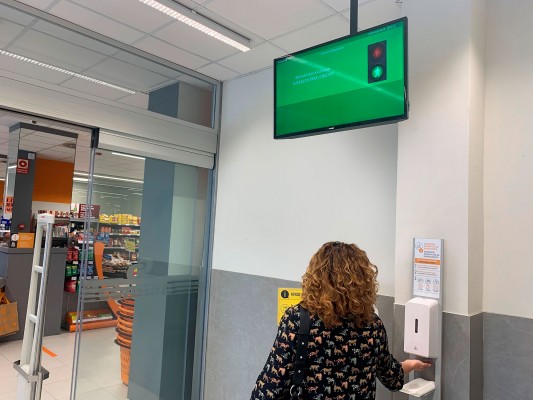 Consum invierte 2,5 millones en un control automático de aforo basado en sensores y semáforos