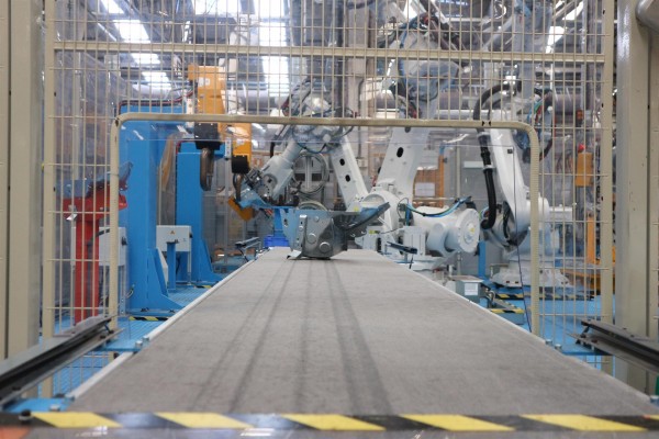 Los proveedores de automoción prevén reducir su facturación hasta un 30% y el empleo un 10% este año

