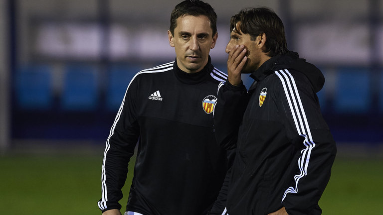 Gary Neville da protagonismo a Angulo