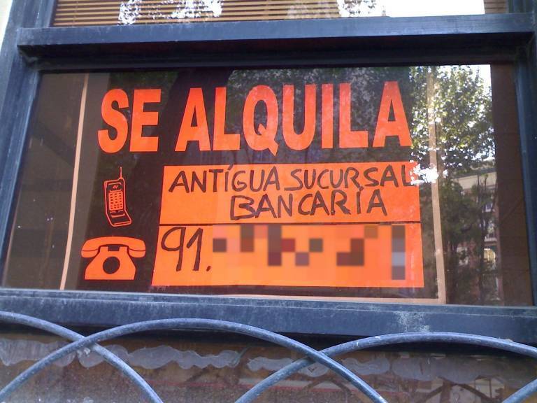 La Comunitat pierde el 54% de la red bancaria desde 2008, seis puntos más que la media nacional