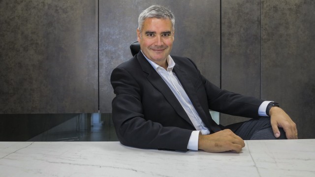 Neolith ficha al exvicepresidente de EFI para liderar su crecimiento tras la llegada de Investindustrial
