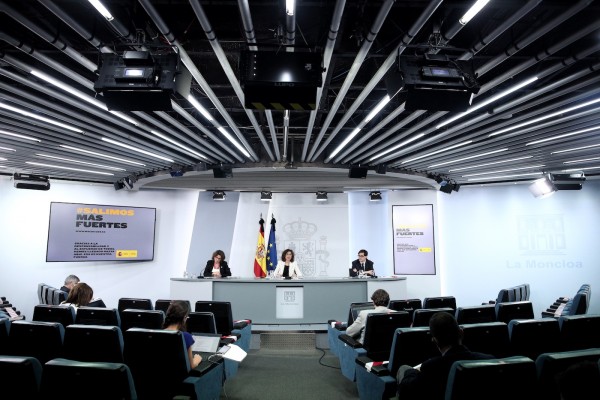 Sánchez avala a Marlaska y el Gobierno se declara 