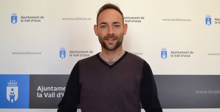 Los hosteleros de la Vall d'Uixó se forman para aprender a digitalizar sus cartas y menús