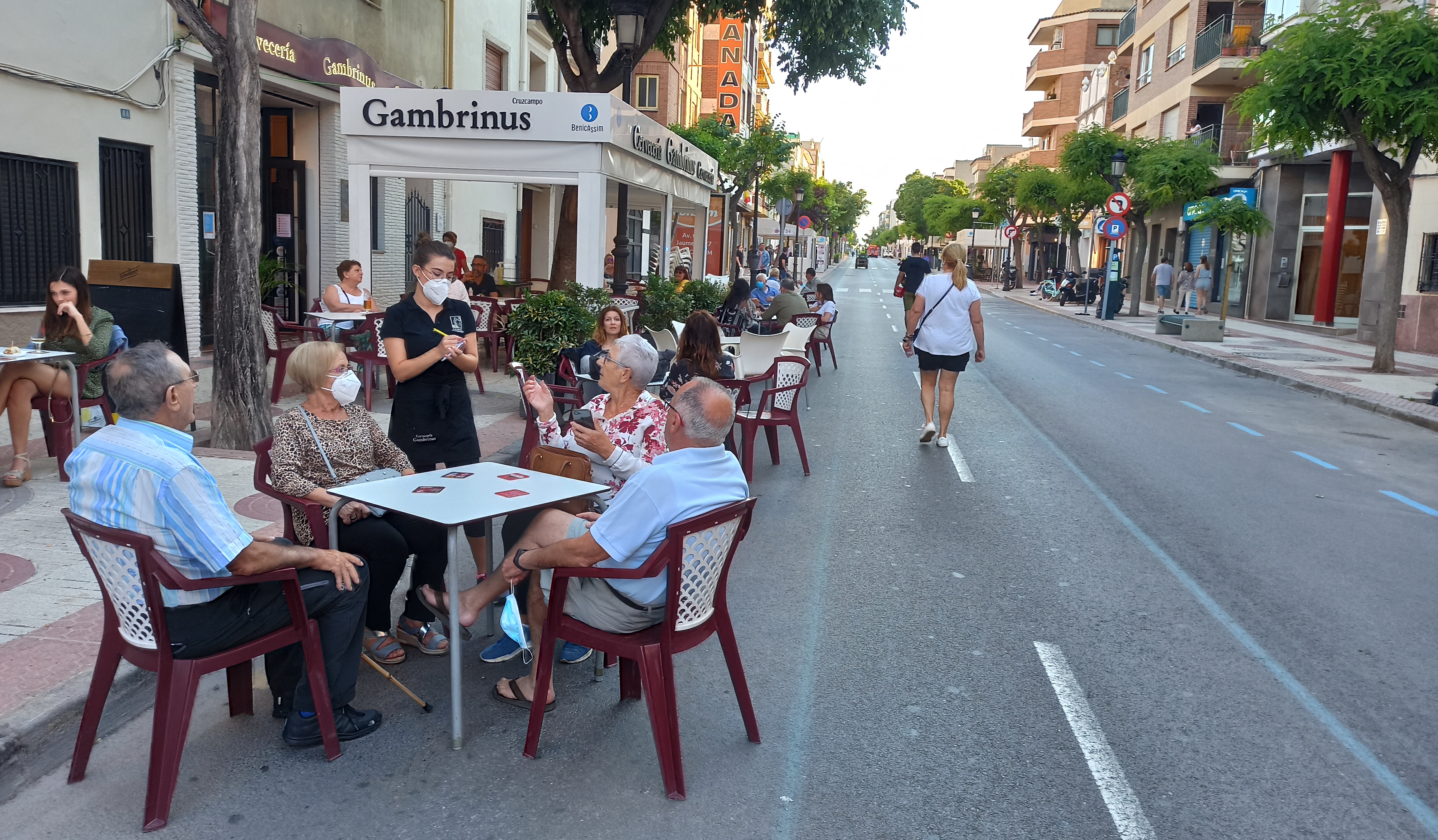 Benicàssim modificará la ordenanza de ocupación de vía pública para eximir del pago a hostelería y comercios 