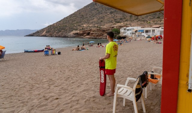 Protección Civil se ocupa de la vigilancia de playas en Cartagena hasta el próximo lunes