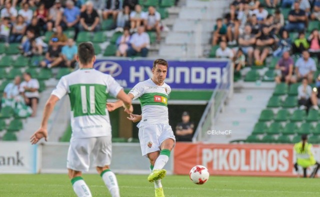 Manuel Sánchez y Fidel Chaves se perderán el regreso del Elche por sanción
