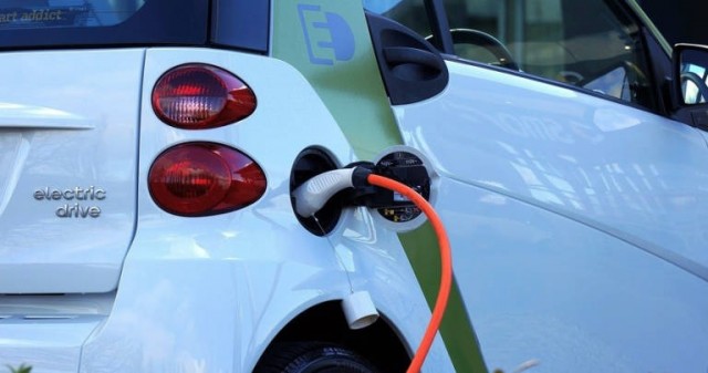 La Comunitat Valenciana supera en un 51% el objetivo de puntos de recarga para los vehículos eléctricos