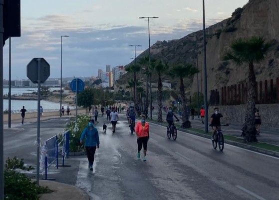 Alicante mantendrá los cortes de tráfico para el paseo en 4 grandes avenidas los fines de semana 