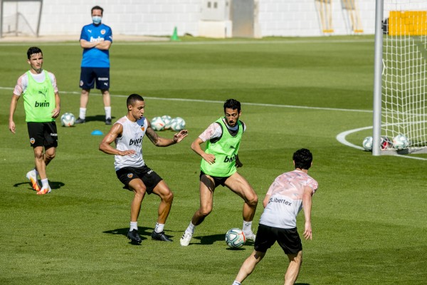 El Valencia cierra la segunda semana de trabajo en grupo y se acerca a jugar