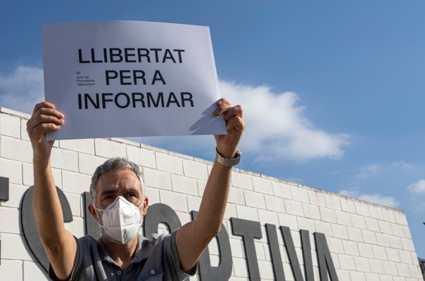 La Unió critica que se mantenga la prohibición para los periodistas de acceder a les Corts en la Fase 2